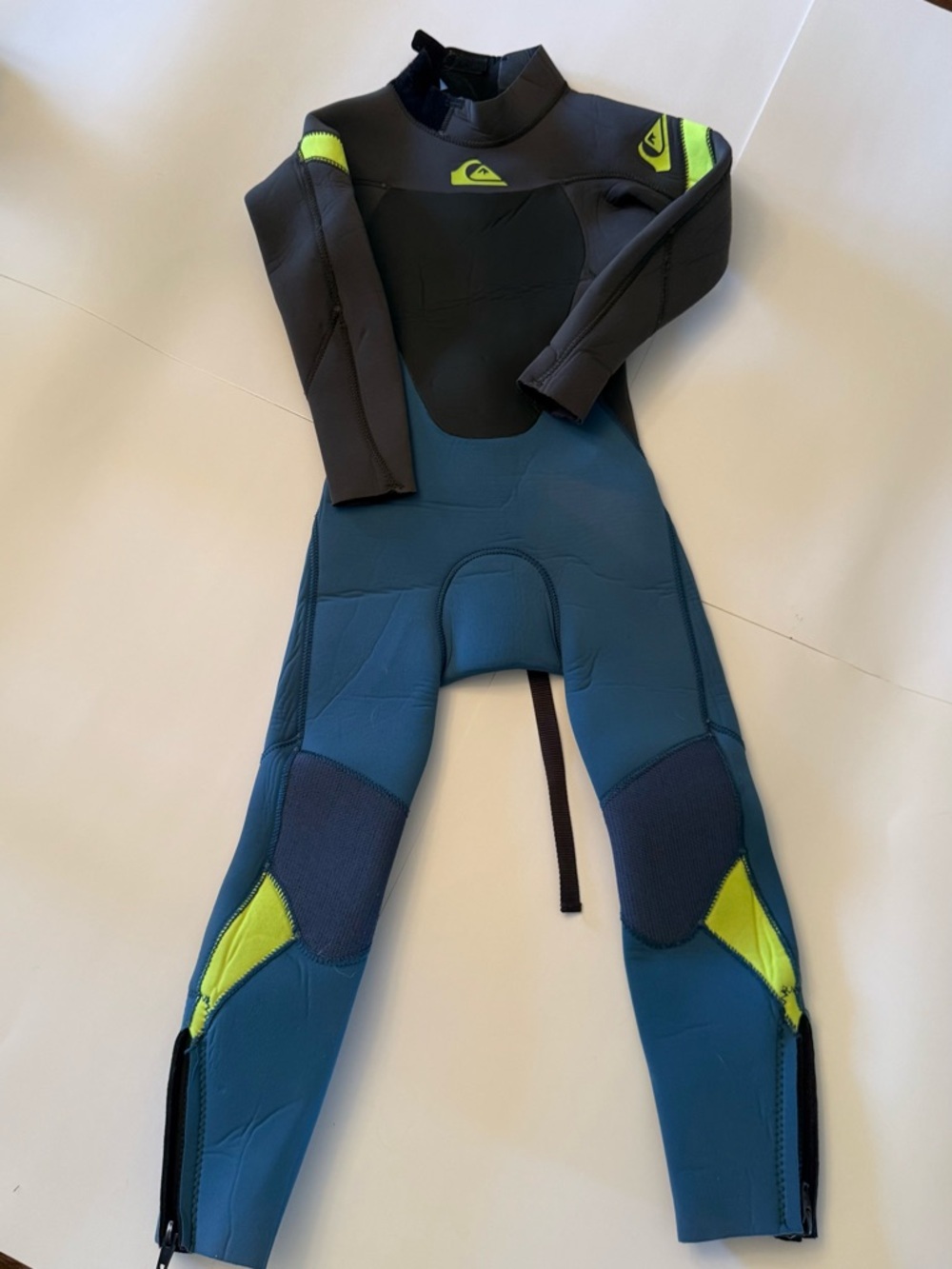Quiksilver Youth Full Wetsuit warm flight far infrared heat Sz 2B